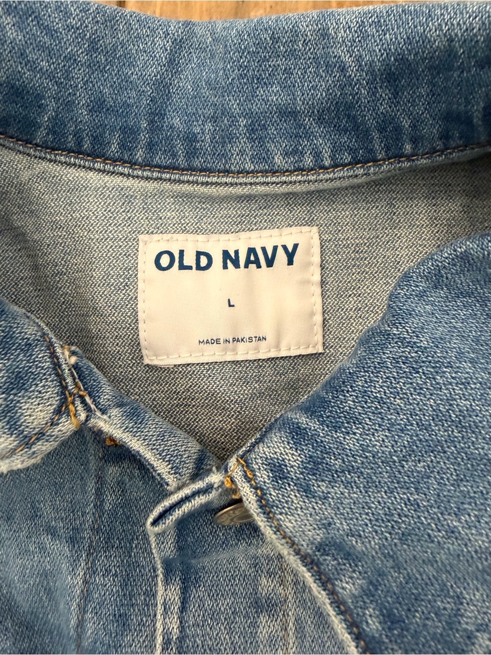 Old navy NWT light wash denim jacket LG classic fall staple casual layering - Picture 5 of 8